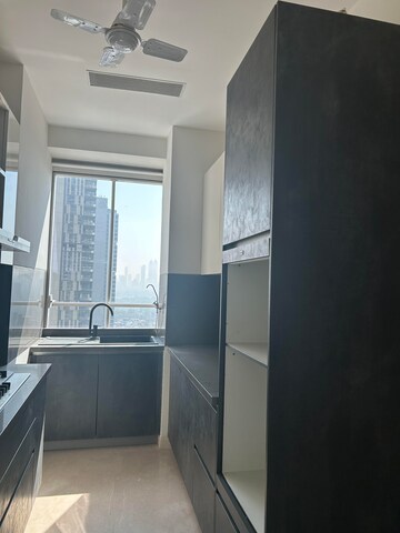 Team Area in 3 BHK Apartment at Indiabulls Blu, Worli – for Rent