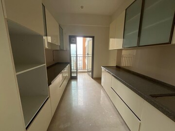 Building Lobby in 3 BHK Apartment at Piramal Mahalaxmi, Mahalaxmi – for Rent