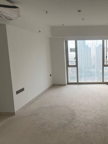 Room in 3 BHK Apartment at Lodha World One, Worli – for Rent