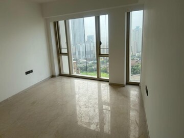 Room in 3 BHK Apartment at Lodha World One, Worli – for Rent