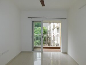 Room in 2 BHK Apartment at Lodha Amara, Kolshet Road – for Sale