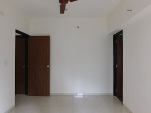 Room in 2 BHK Apartment at Lodha Amara, Kolshet Road – for Sale