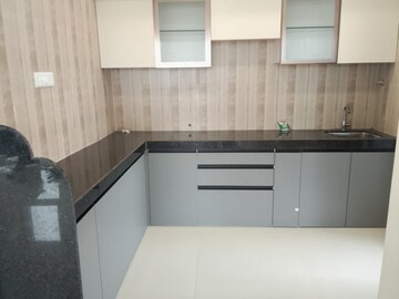 Kitchen in 1.5 BHK Apartment at Sheth Zuri, Laxmi Nagar – for Rent