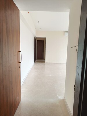 Room in 2 BHK Apartment at Piramal Vaikunth, Balkum Pada – for Sale