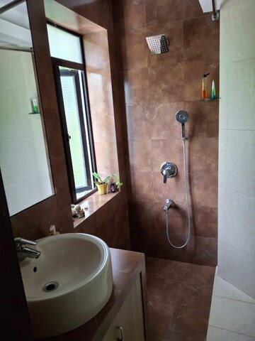 Furnished Amenities in 3 BHK Apartment at Tardeo Apartment, Tardeo – for Rent