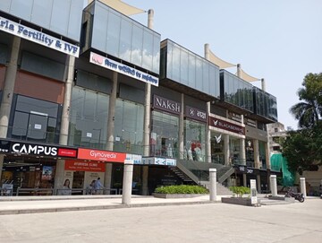  Showroom For Rent in Ab Road