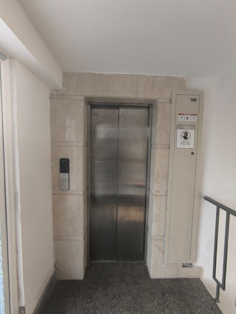 undefined, dlf-royale-residences 4 Bedroom 2216 Sq.Ft. Builder Floor In Dlf Phase I Gurgaon 9170163