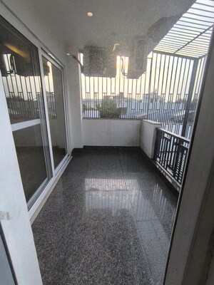 Balcony in 4 BHK Builder Floor at DLF Royale Residences, Dlf Phase I – for Sale