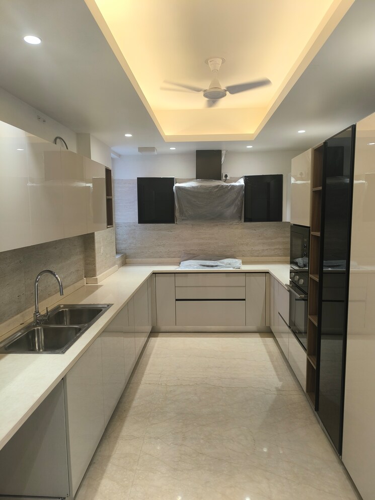 Kitchen, dlf-royale-residences 4 Bedroom 2216 Sq.Ft. Builder Floor In Dlf Phase I Gurgaon 9170165