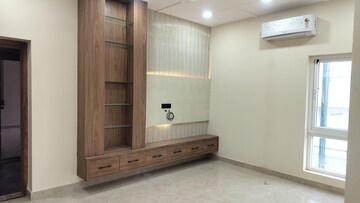 Room in 3 BHK Apartment at Banjara Hills – for Rent