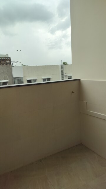 Room in 3 BHK Apartment at Banjara Hills – for Rent