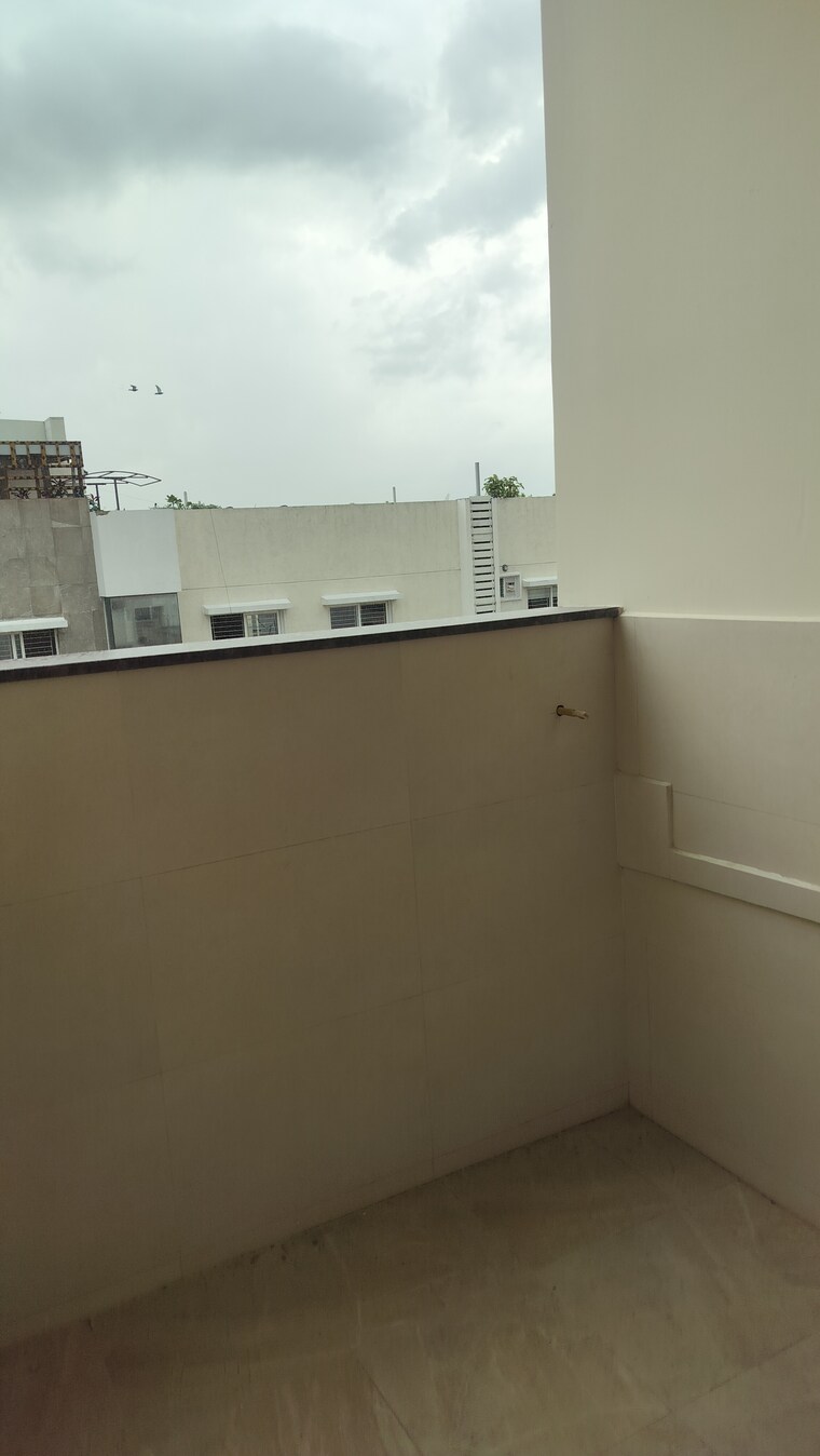 Room, banjara hills 3 Bedroom 2000 Sq.Ft. Apartment In Banjara Hills Hyderabad 9170184