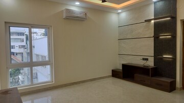Room in 3 BHK Apartment at Banjara Hills – for Rent