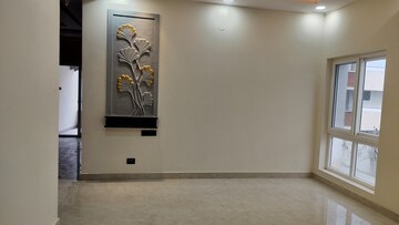 Room in 3 BHK Apartment at Banjara Hills – for Rent