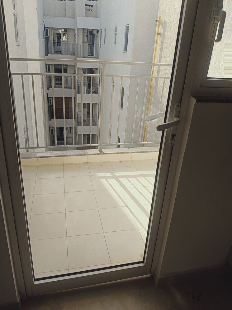 Balcony, godrej-woods 2 Bedroom 1054 Sq.Ft. Apartment In Sector 43 Noida 9170200