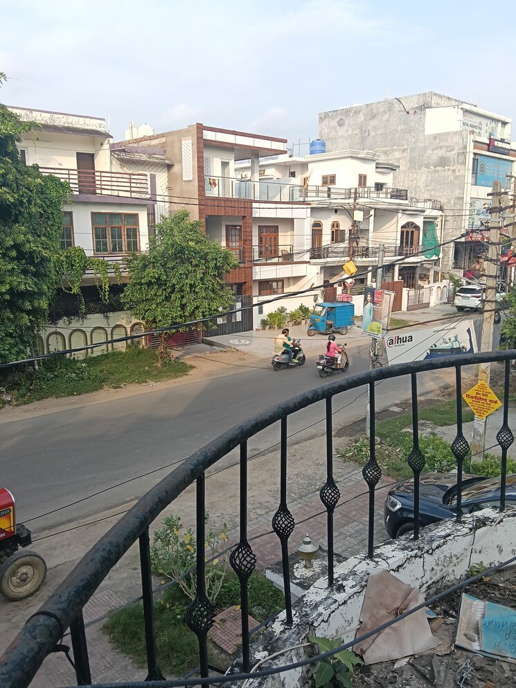 Exterior View, vikas nagar Commercial Office Space 3200 Sq.Ft. In Vikas Nagar Lucknow 9170234