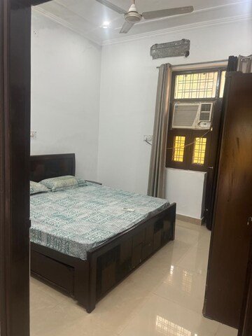 Bedroom in 3.5 BHK Builder Floor at Eldeco Ananda, Sector 48 – for Rent