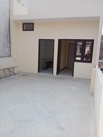 Room in 2 BHK Independent House at Shastripuram – for Sale