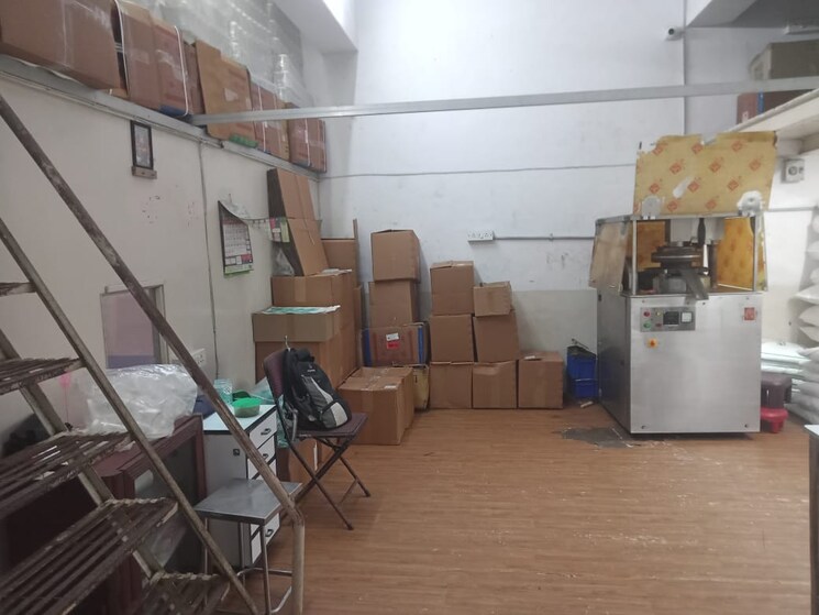 Gym, laxmi-industrial-estate-lower-parel Commercial Office Space 750 Sq.Ft. In Lower Parel Mumbai 9170318