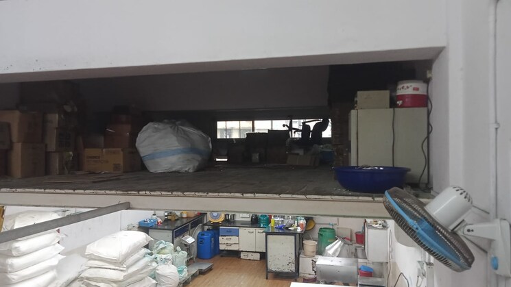  Parking, laxmi-industrial-estate-lower-parel Commercial Office Space 750 Sq.Ft. In Lower Parel Mumbai 9170318