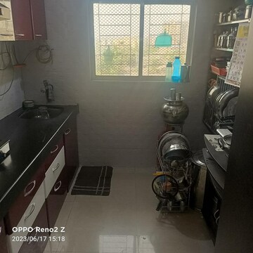 Team Area in 1 BHK Apartment at Kishor Park, Kalwa – for Rent