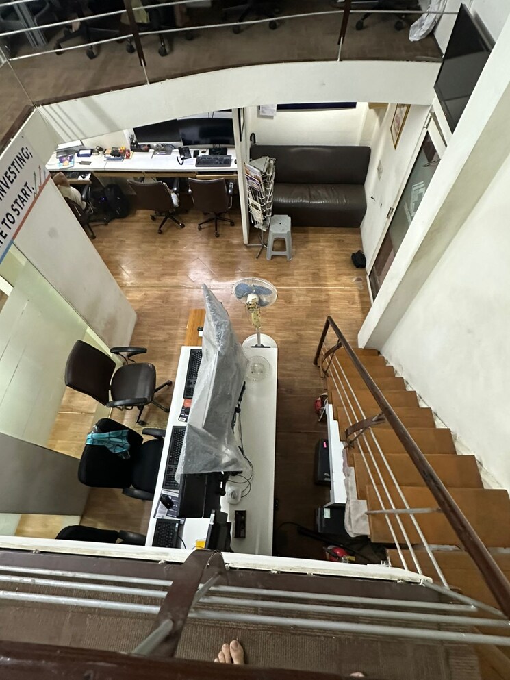 undefined, athwa gate Commercial Office Space 800 Sq.Ft. In Athwa Gate Surat 9170378