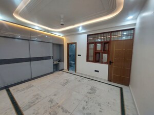 Room in 2 BHK Builder Floor at Deep Homes Sector 73, Sector 73 – for Sale