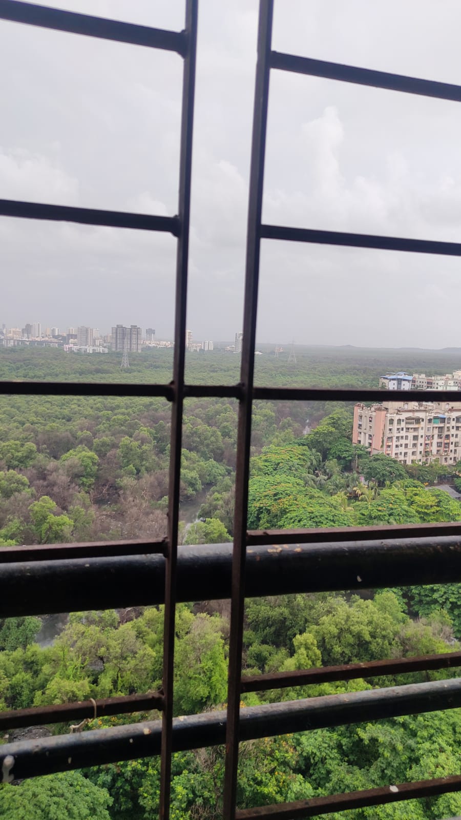 2.5 BHK + Study Room Apartment For Sale in Kalpataru Srishti