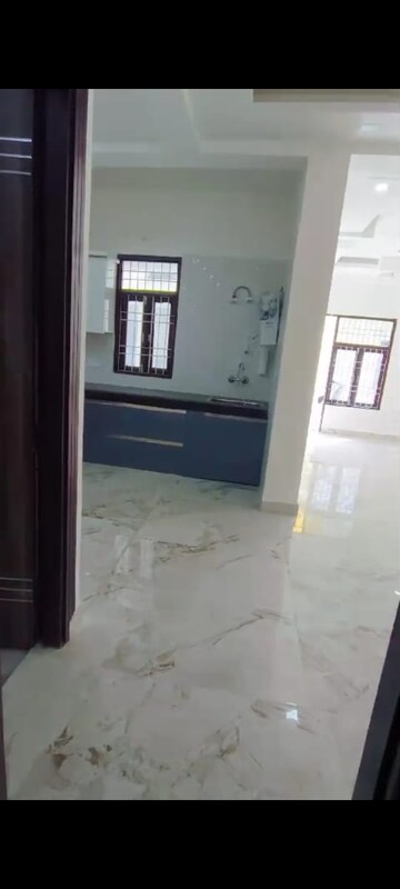 Room in 3 BHK Villa at Sindhuja Greens, Sector 10 Greater Noida – for Rent