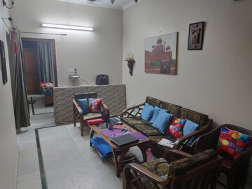Bedroom in 1 BHK Builder Floor at Sector 39 – for Rent