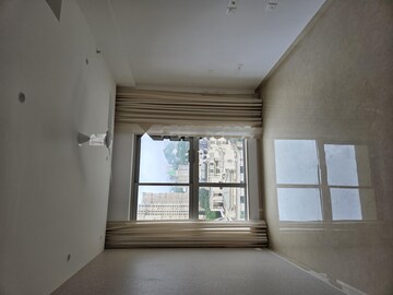 Room in 1 BHK Apartment at Hiranandani Highland, Powai – for Rent