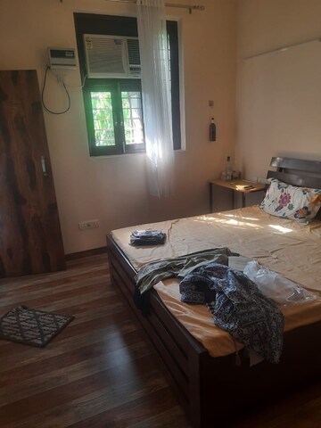Bedroom in 2 BHK Builder Floor at Sector 28 – for Rent