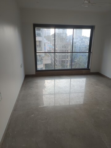 Room in 3 BHK Apartment at Bandra West – for Sale