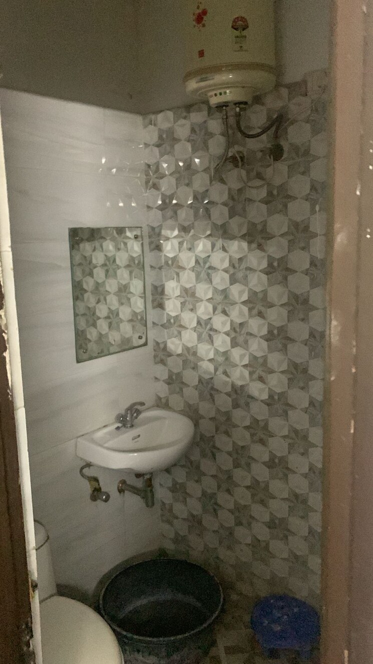 Bathroom, royale-waterfront 2 Bedroom 1400 Sq.Ft. Apartment In Patiala Road Zirakpur 9170794