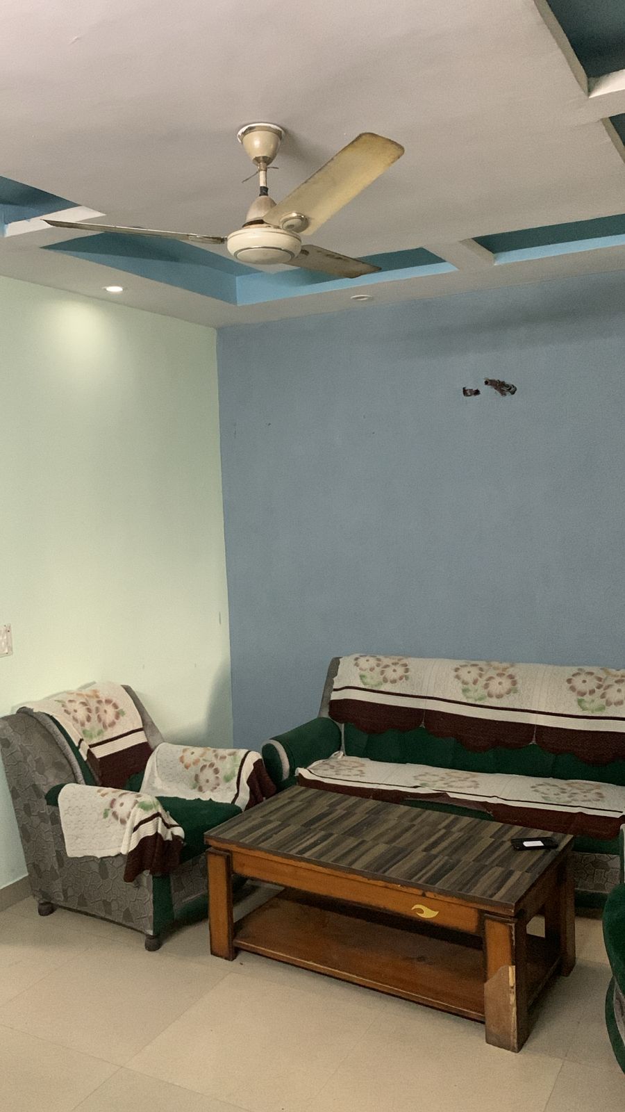 2 BHK Apartment For Rent in Royale Waterfront