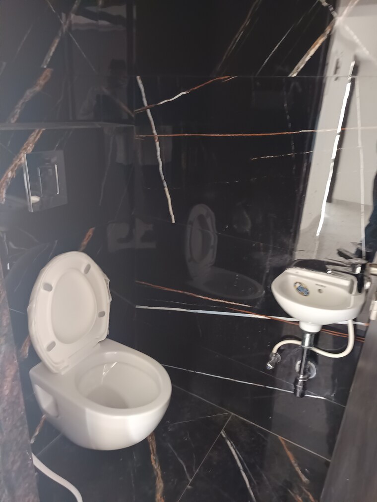 Bathroom, santacruz west 3 Bedroom 1170 Sq.Ft. Apartment In Santacruz West Mumbai 9170876