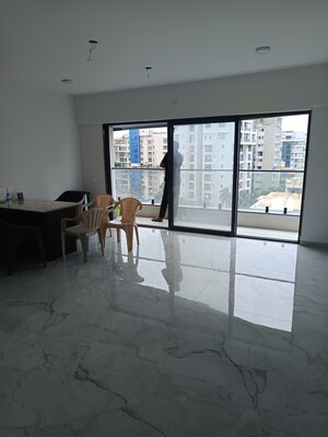 Room in 3 BHK Apartment at Santacruz West – for Sale