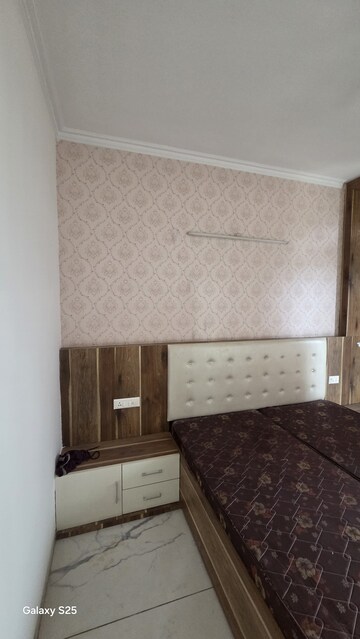 Room in 3 BHK Apartment at Alliance The Eminence, Singhpura – for Rent