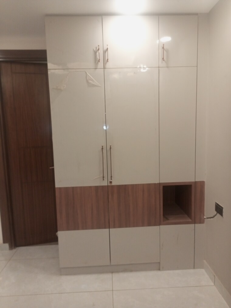 Bathroom, sunshine-apartments-sector-73 2 Bedroom 1100 Sq.Ft. Builder Floor In Sector 73 Noida 9171977