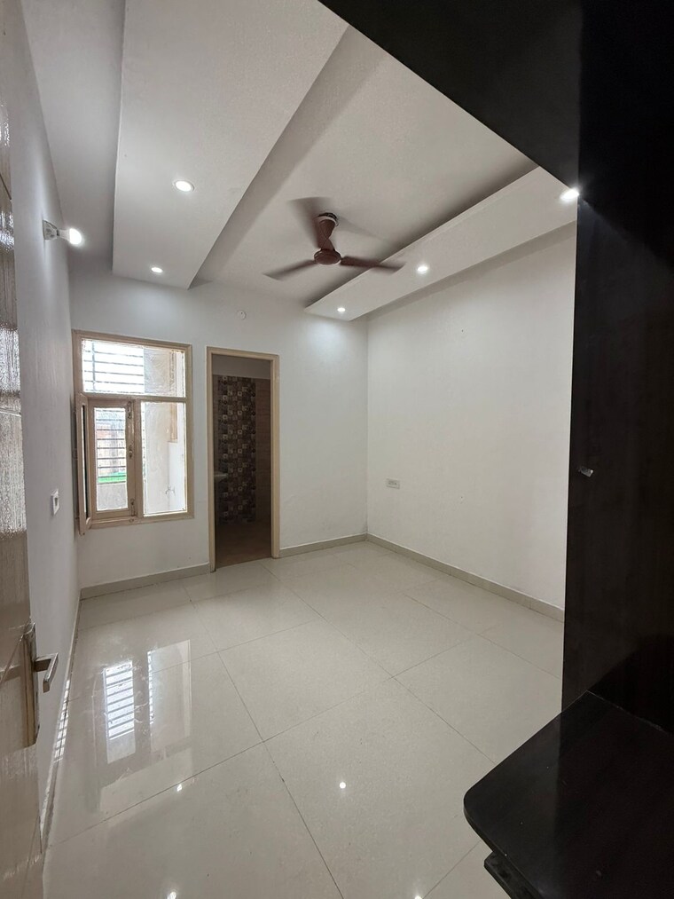 Room, dhakoli 3 Bedroom 128 Sq.Yd. Builder Floor In Dhakoli Zirakpur 9170983