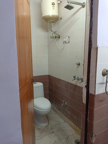 Bathroom in 1 BHK Builder Floor at Lajpat Nagar 4 – for Rent