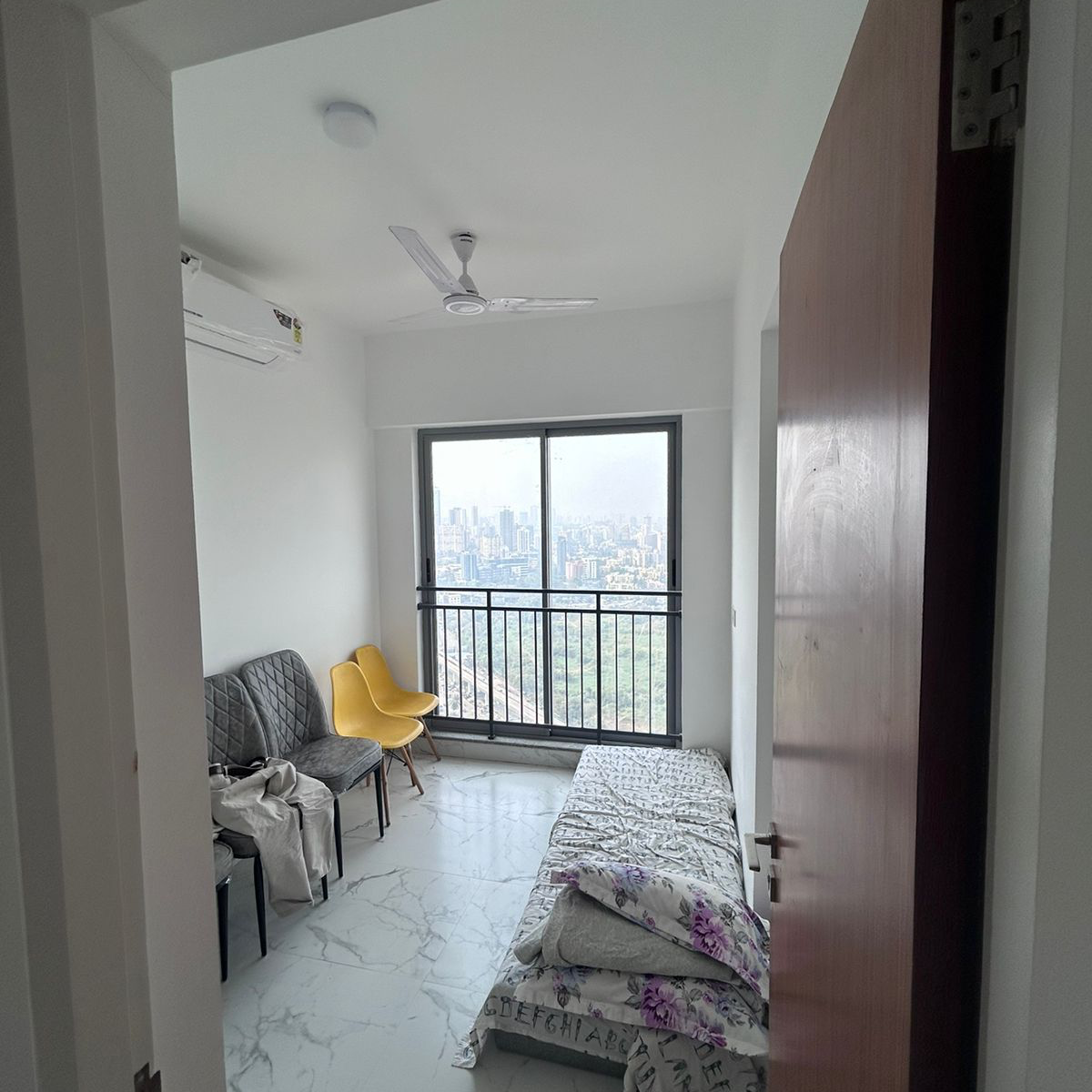 1 BHK Apartment For Rent in Raj Mandir Complex