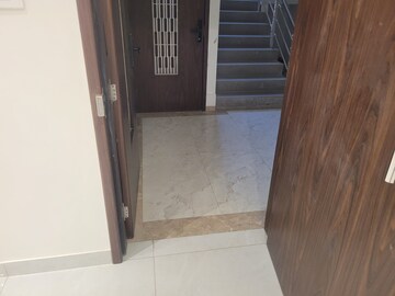  2 BHK Apartment at D And T Mountain View CHS, Senapati Bapat Road – for Rent
