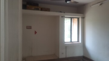 Room in 2 BHK Apartment at Arjun CHS Vasant Vihar, Vasant Vihar – for Rent