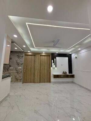 Room in 2 BHK Builder Floor at Lovely Apartments, Mayur Vihar 1 – for Rent