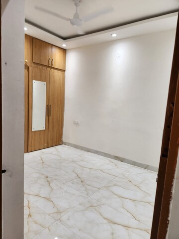 Room in 2 BHK Builder Floor at Lovely Apartments, Mayur Vihar 1 – for Rent