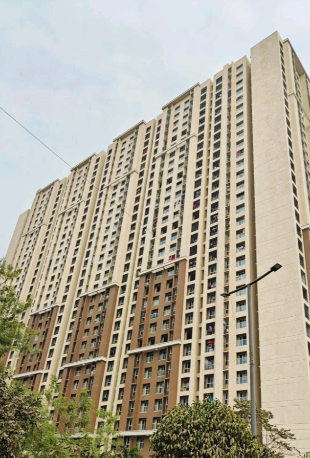 2 BHK + Pooja Room Apartment For Sale in Dosti Oak