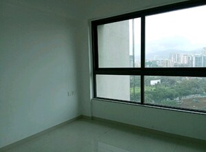 Room in 2 BHK Apartment at Kalpataru Paramount, Kapur Bawdi – for Sale