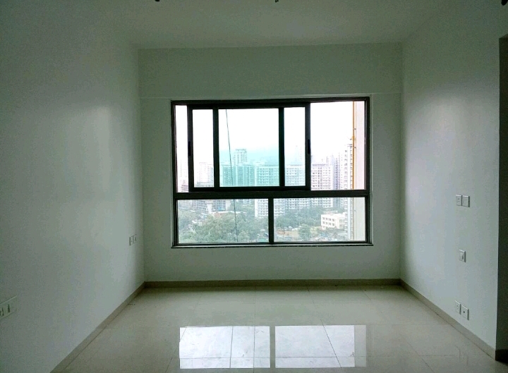 2 BHK + Pooja Room Apartment For Sale in Kalpataru Paramount