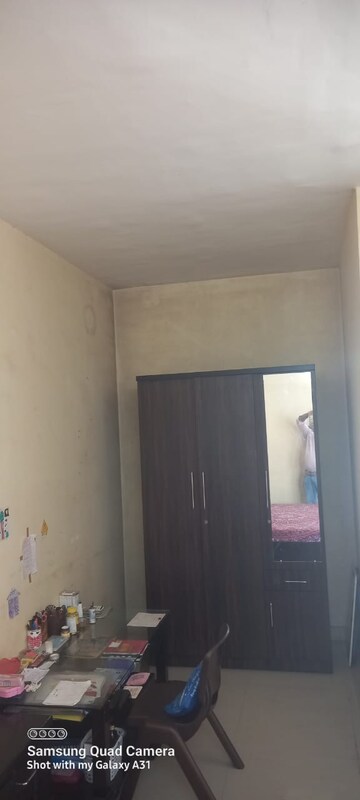 Furnished Amenities in 3 BHK Apartment at Gomti Nagar – for Sale